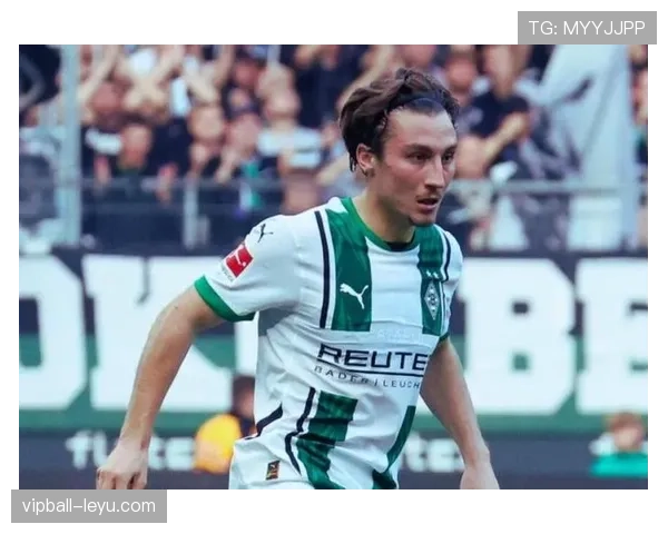 门兴主力球员关键发挥助球队逆转取胜，状态回暖表现抢眼