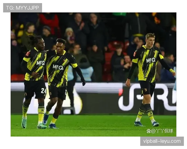 利兹联战术革新成效显著,新赛季剑指更高荣誉 利兹联战术革新成效显著,新赛季剑指更高荣誉