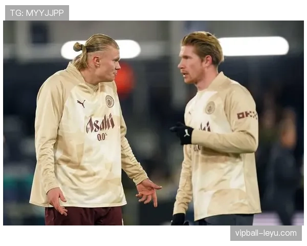 哈兰德与索尔斯克亚师徒情深，曼联新星稳步崛起展现强劲竞争力