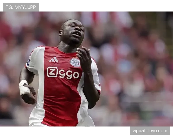 埃因霍温在荷甲联赛中表现稳健,继续冲击冠军荣耀 埃因霍温在荷甲联赛中表现稳健,继续冲击冠军荣耀