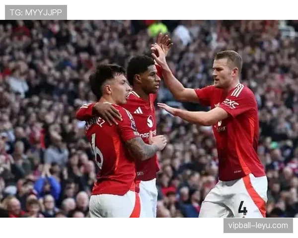 曼联更衣室矛盾再度浮现,持续影响球队战绩稳定性与赛季走势 曼联更衣室矛盾再度浮现,持续影响球队战绩稳定性与赛季走势