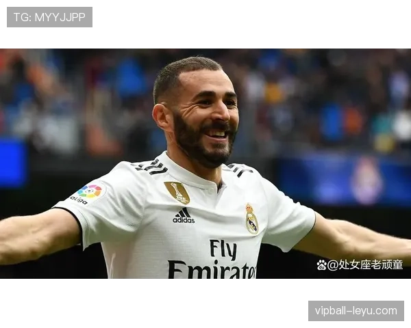 本泽马是否顶级第一中锋:终结效率与战术核心作用分析 本泽马是否顶级第一中锋:终结效率与战术核心作用分析